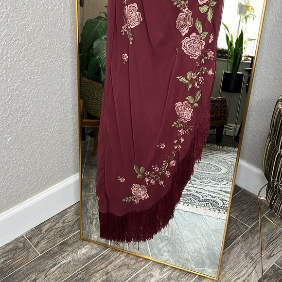 HOUSE OF CB 'Eloisa' Wine Embroidered Midi Dress NWOT - Picture 8 of 9